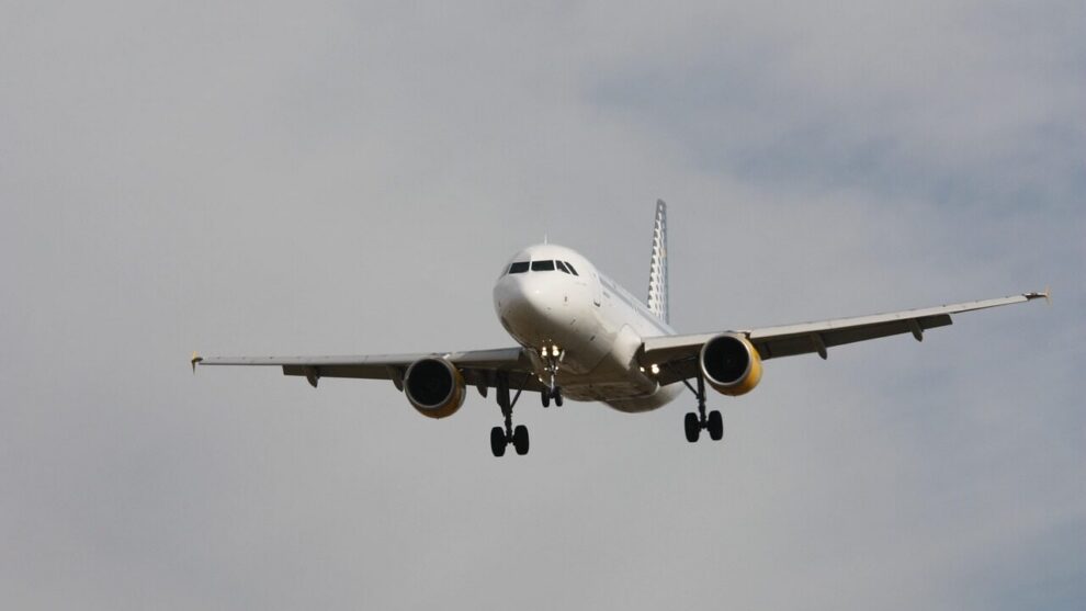 Airbus A300-600R Civil and Commercial Aircraft by Airbus from Multi-national — photo by rpla