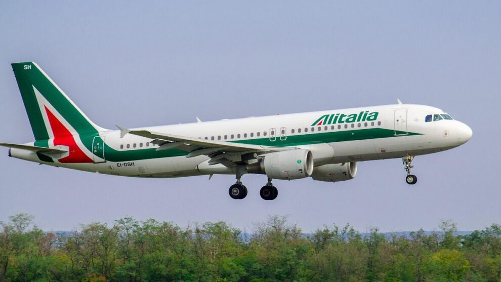 Airbus A220-100 aircraft photo by Kincse_j