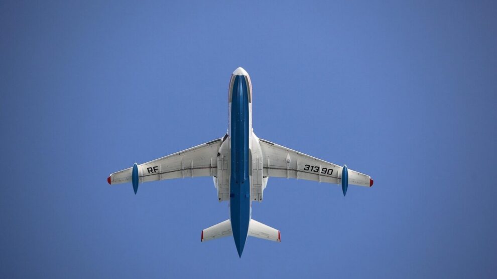 Boeing 727-200 Advanced aircraft photo by VitalyKobzun