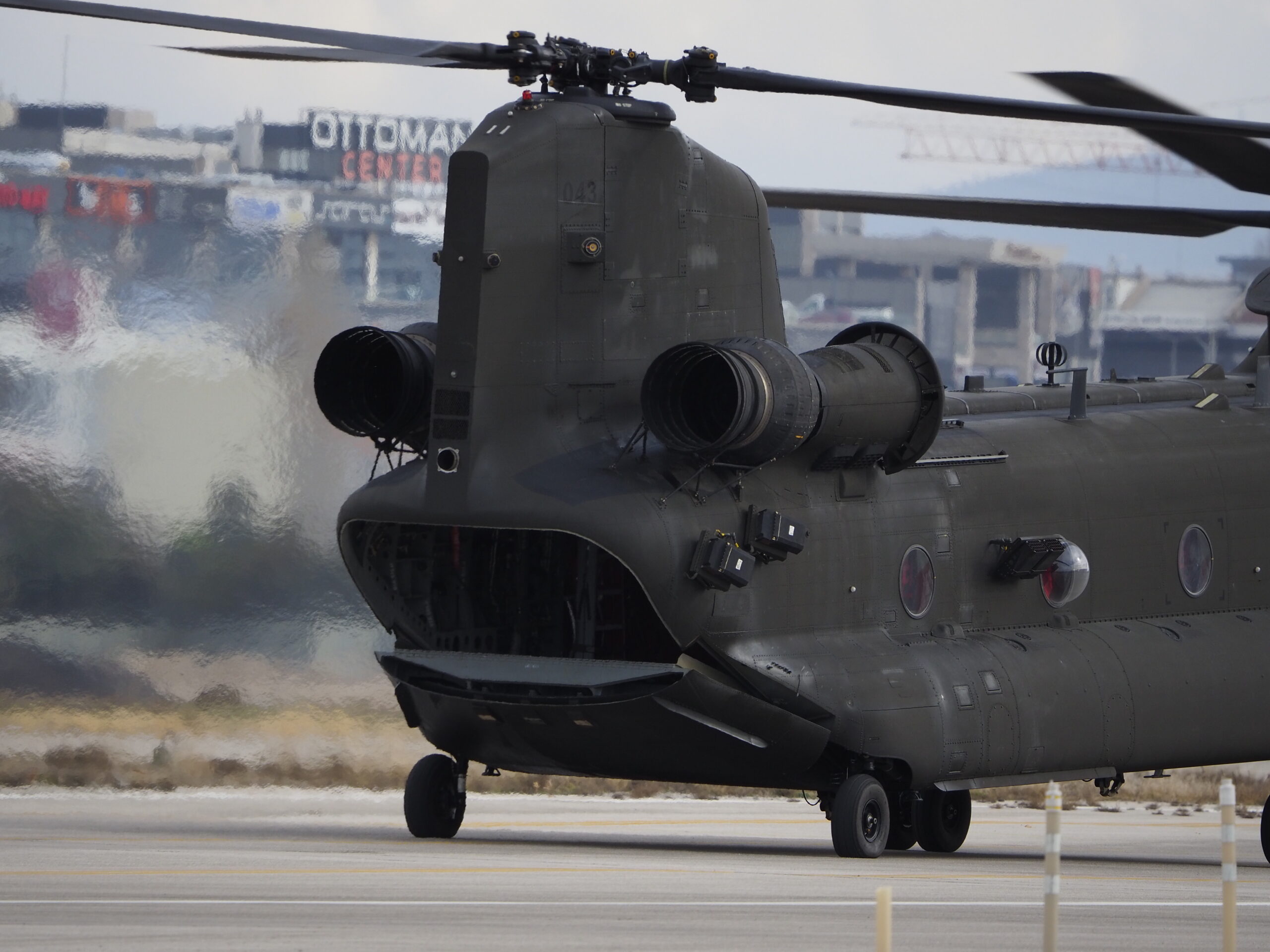 BOEING CH-47 CHINOOK Boeing Helicopter at ANKARA — Aviation photo by aviator | Olympus OM-D E-M1X + M.Zuiko Digital ED 100-400mm F5.0-6.3 IS II