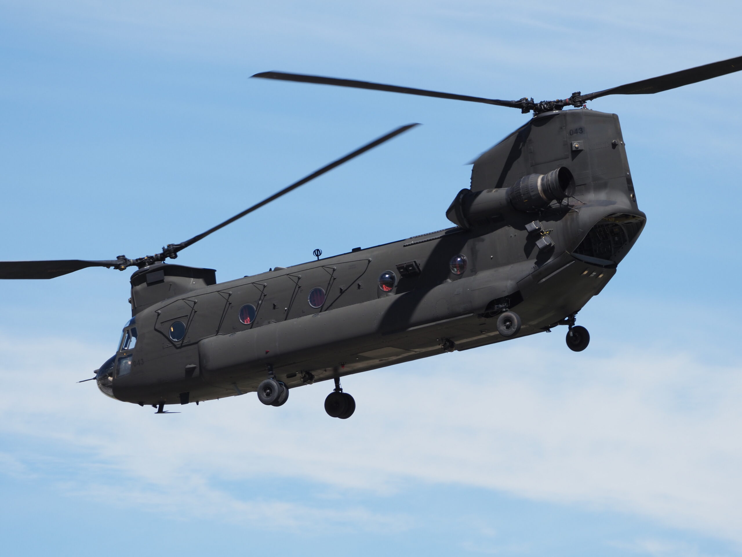 BOEING CH-47 CHINOOK Boeing Helicopter at ANKARA — Aviation photo by aviator | Olympus OM-D E-M1X + M.Zuiko Digital ED 100-400mm F5.0-6.3 IS II