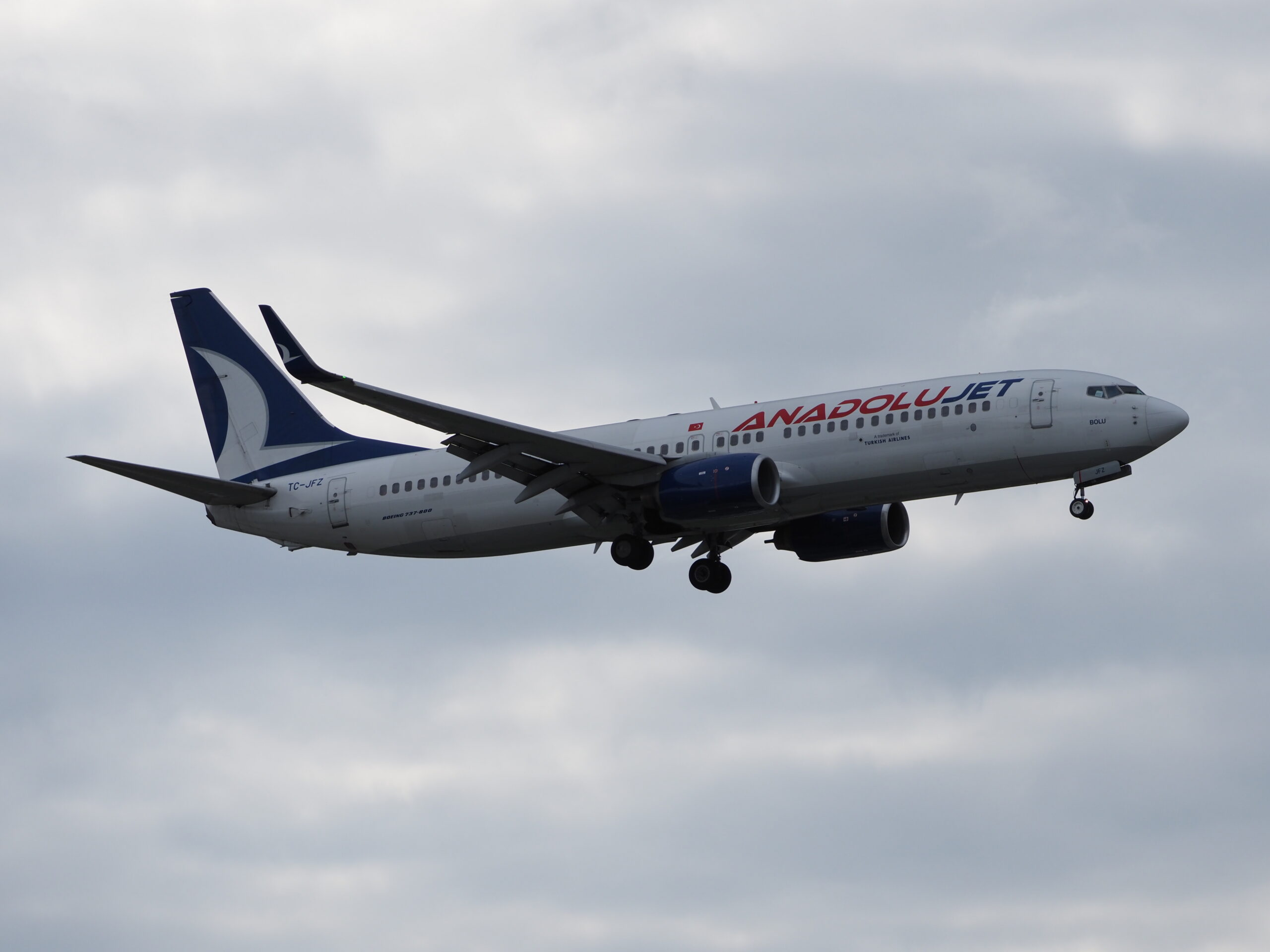 BOEING 737-8F2