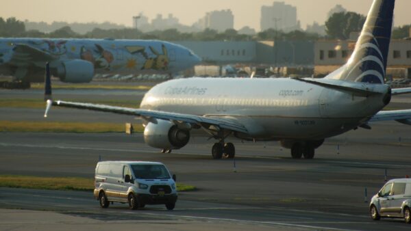 Taxiway Explained: Meaning, Markings and Airport Use